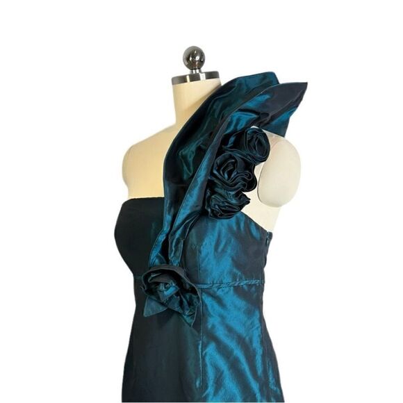 Kay Unger Teal Silk Taffeta Ruffle Shoulder Cocktail Dress| Size 6 - Picture 5 of 8